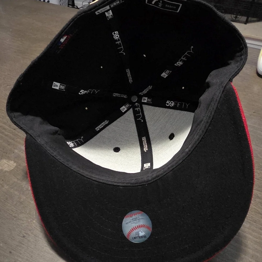New‎ Era 59FIFTY Pittsburgh Pirates Official On-Field Fitted Cap 7-1/2 Black/Red